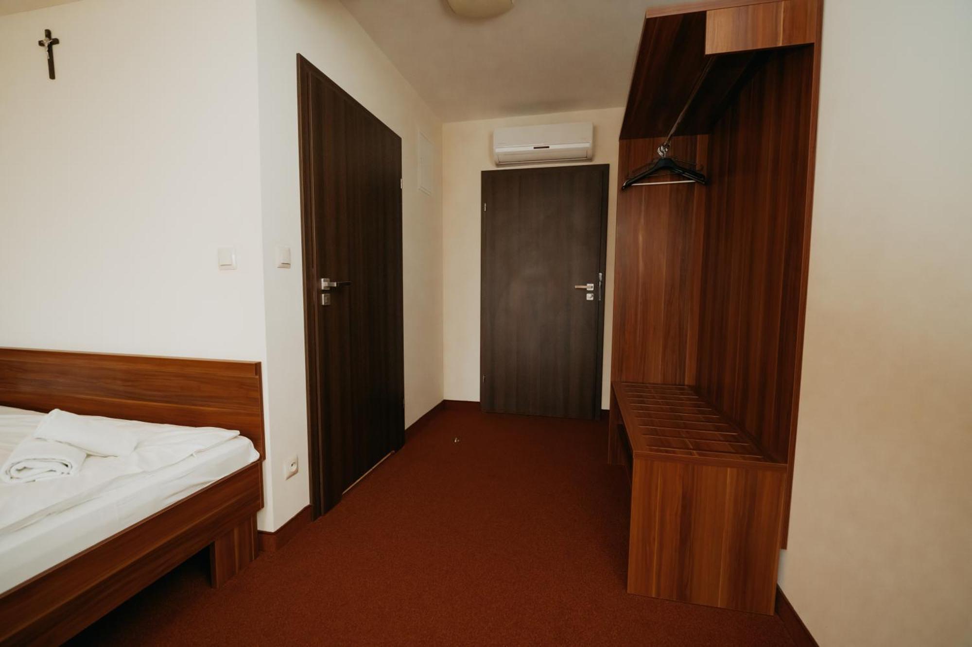 Noclegi - Apartamenty Zolynianka Buitenkant foto