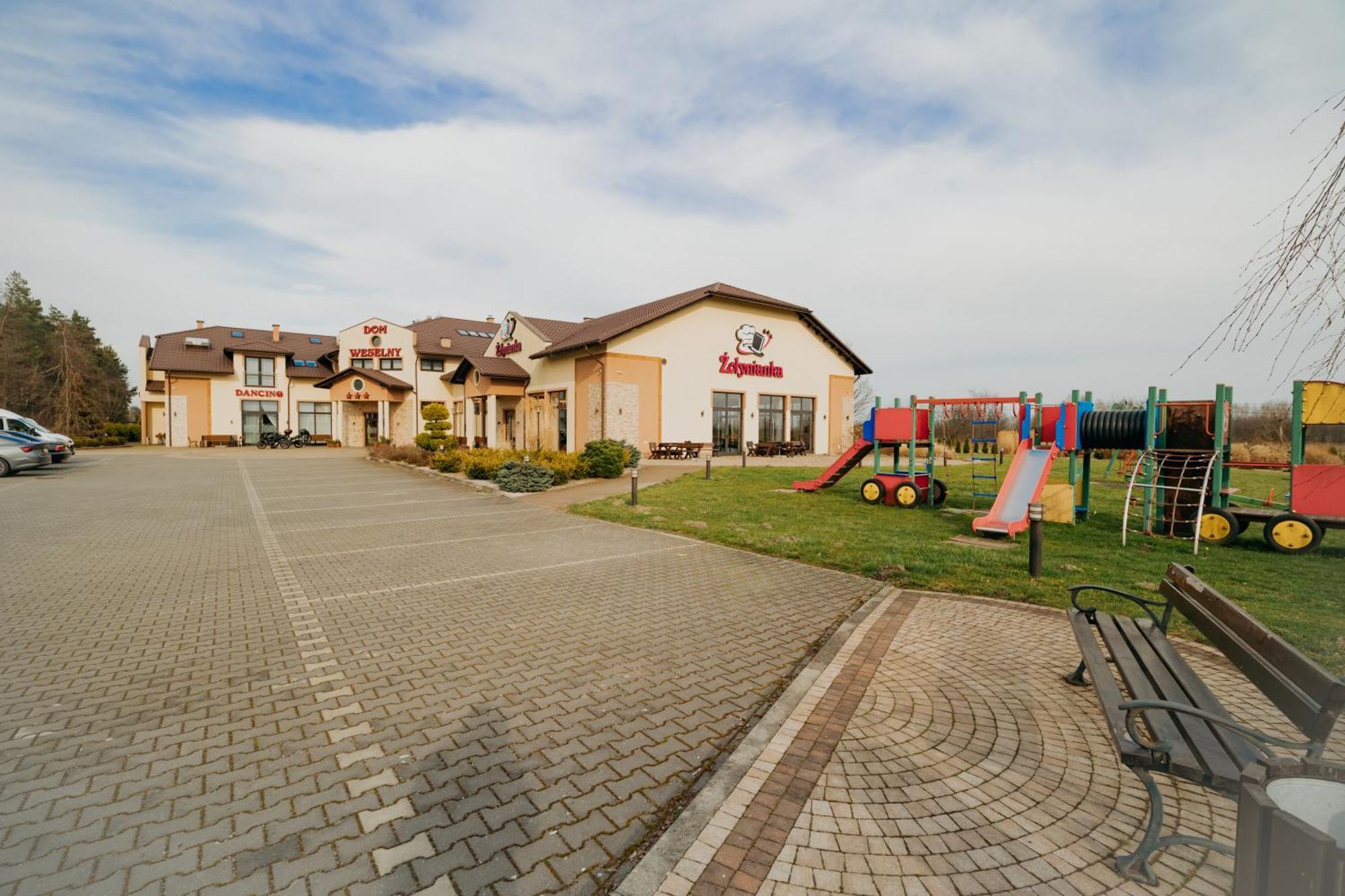 Noclegi - Apartamenty Zolynianka Buitenkant foto