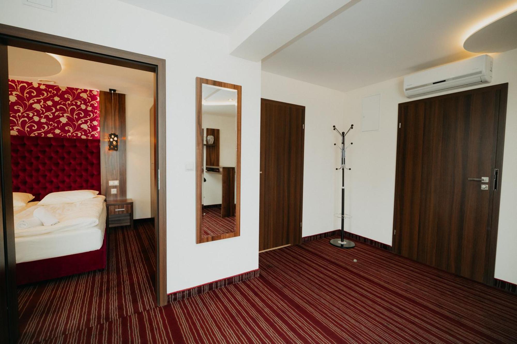 Noclegi - Apartamenty Zolynianka Buitenkant foto